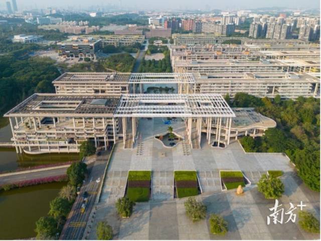 赢博手机入口大学城校区校园景观